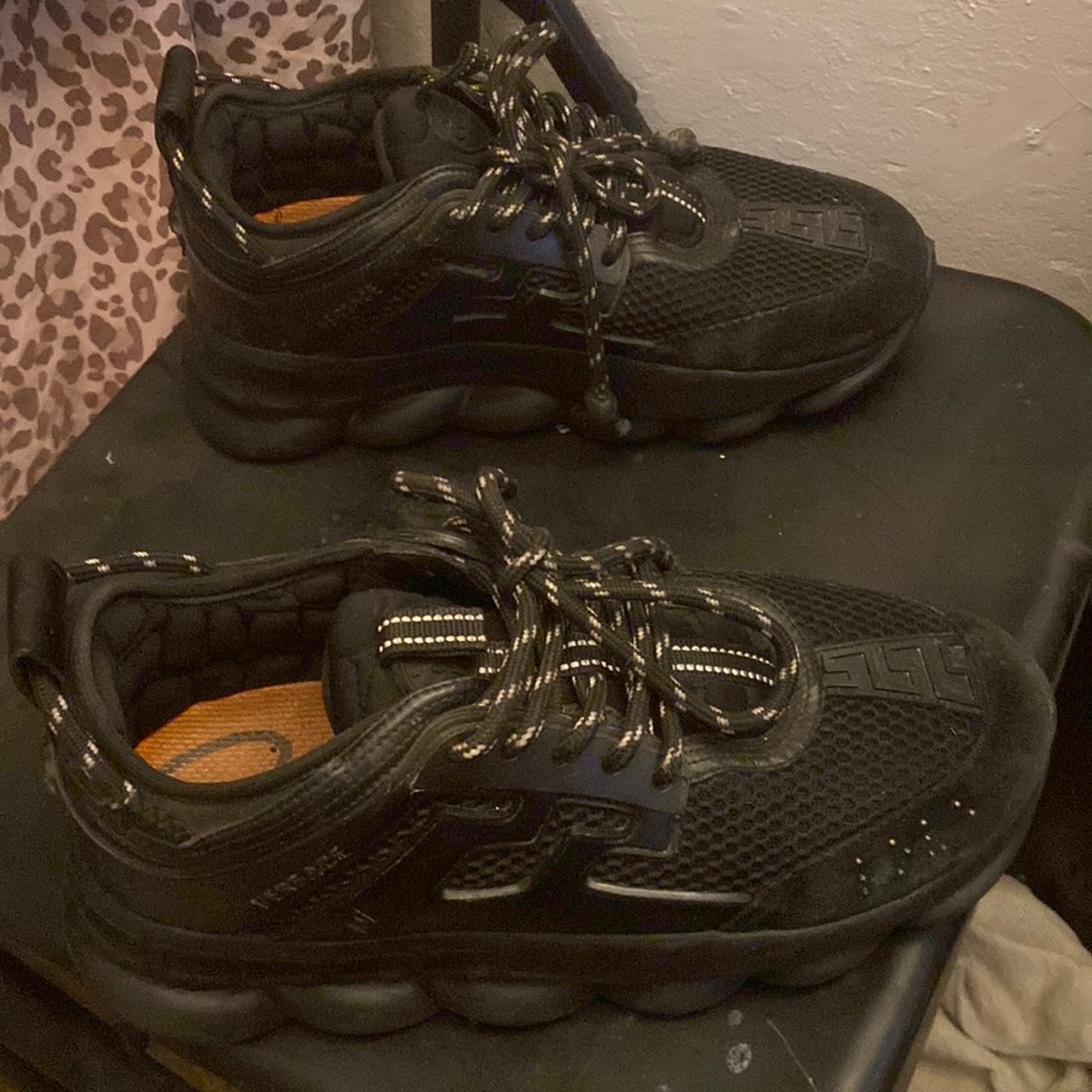 Versace chain reaction